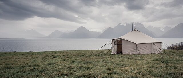 Safari tent